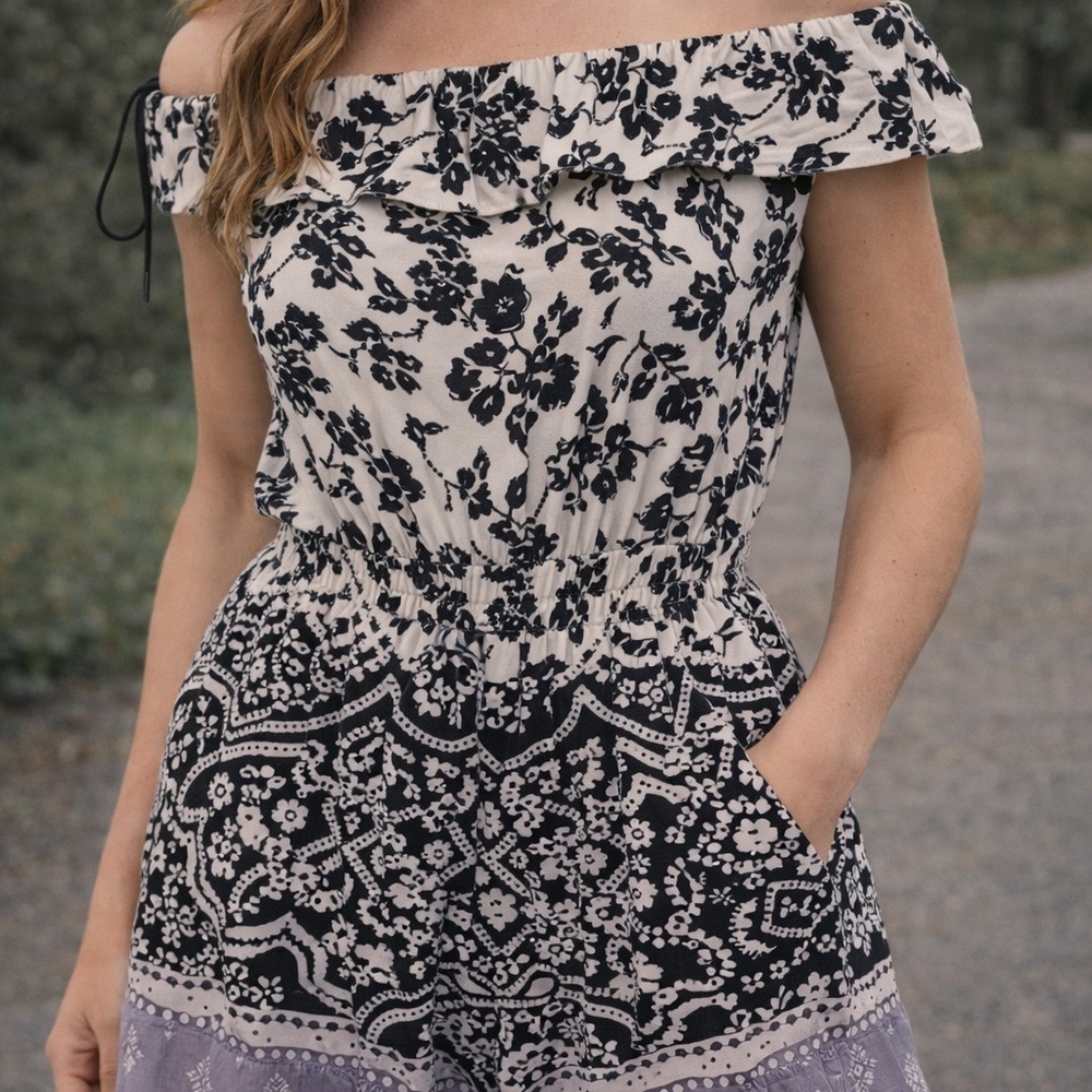 ✨Angie Off-Shoulder Floral & Bandana-Print Jumpsuit in Cream and Black